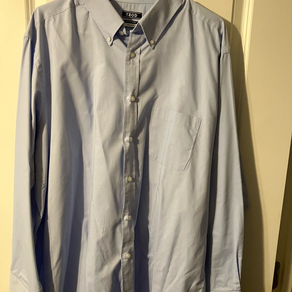 Izod Men's Sky Blue Casual Button-Down Shirt